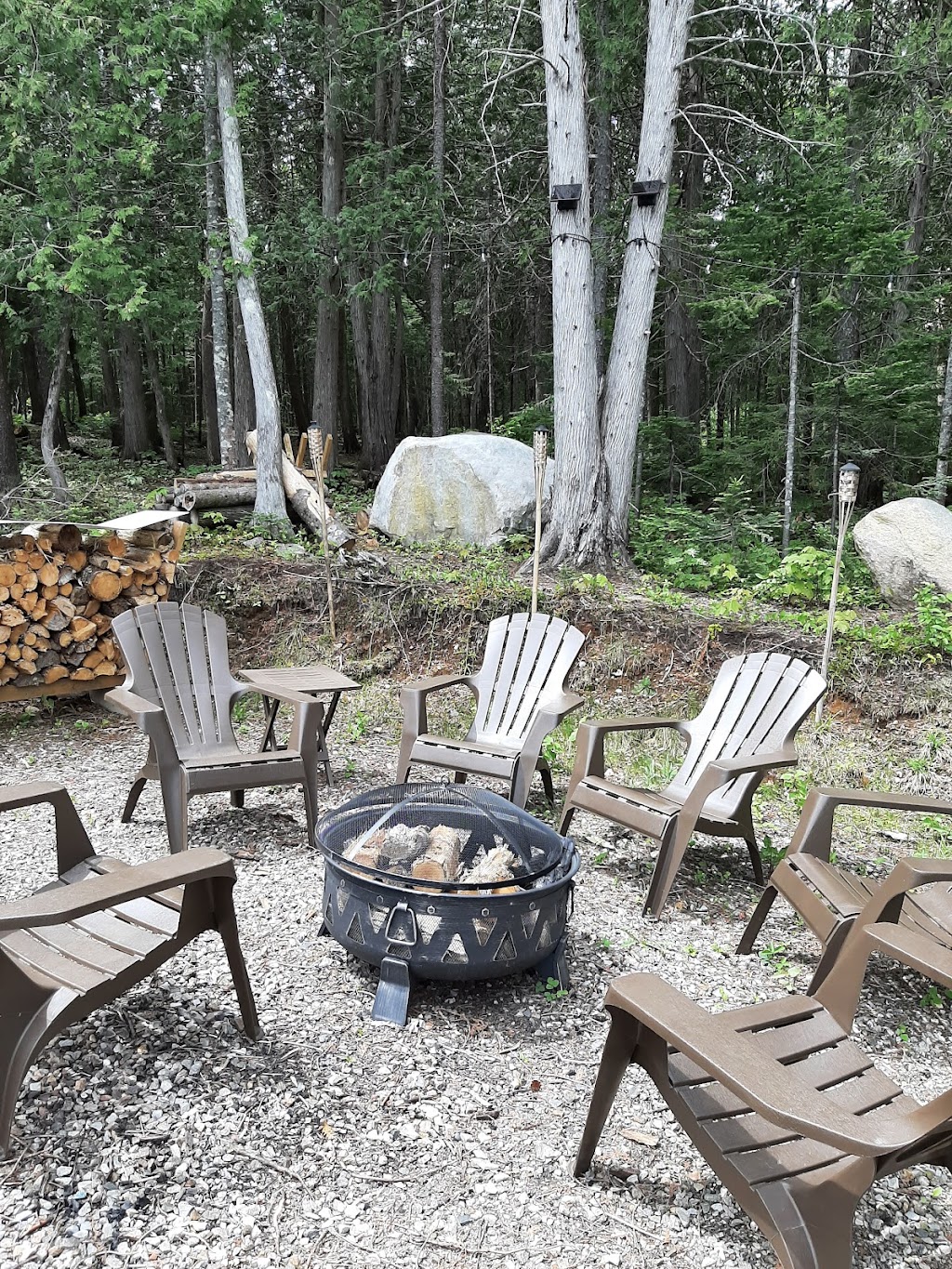 Chalet lAtuk | 351 ch de Quatre-Saisons, Saint-Côme, QC J0K 2B0, Canada | Phone: (514) 616-0583