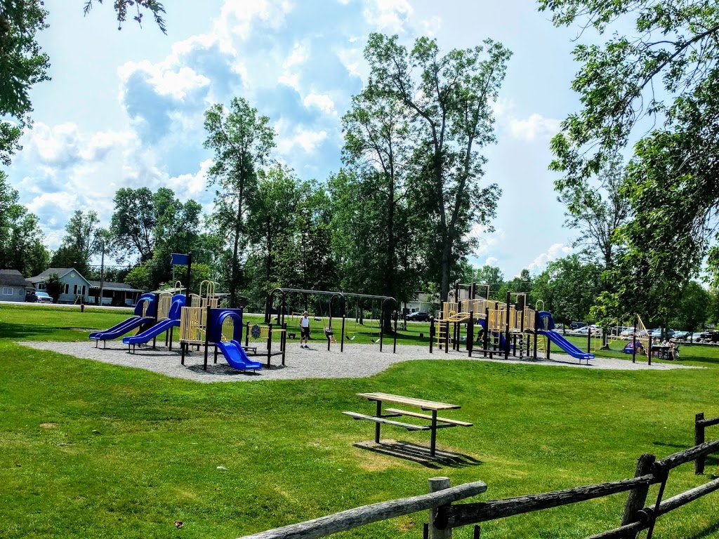 Willow Beach Park | 1506 Metro Rd N, Willow Beach, ON L0E 1S0, Canada | Phone: (905) 476-4301