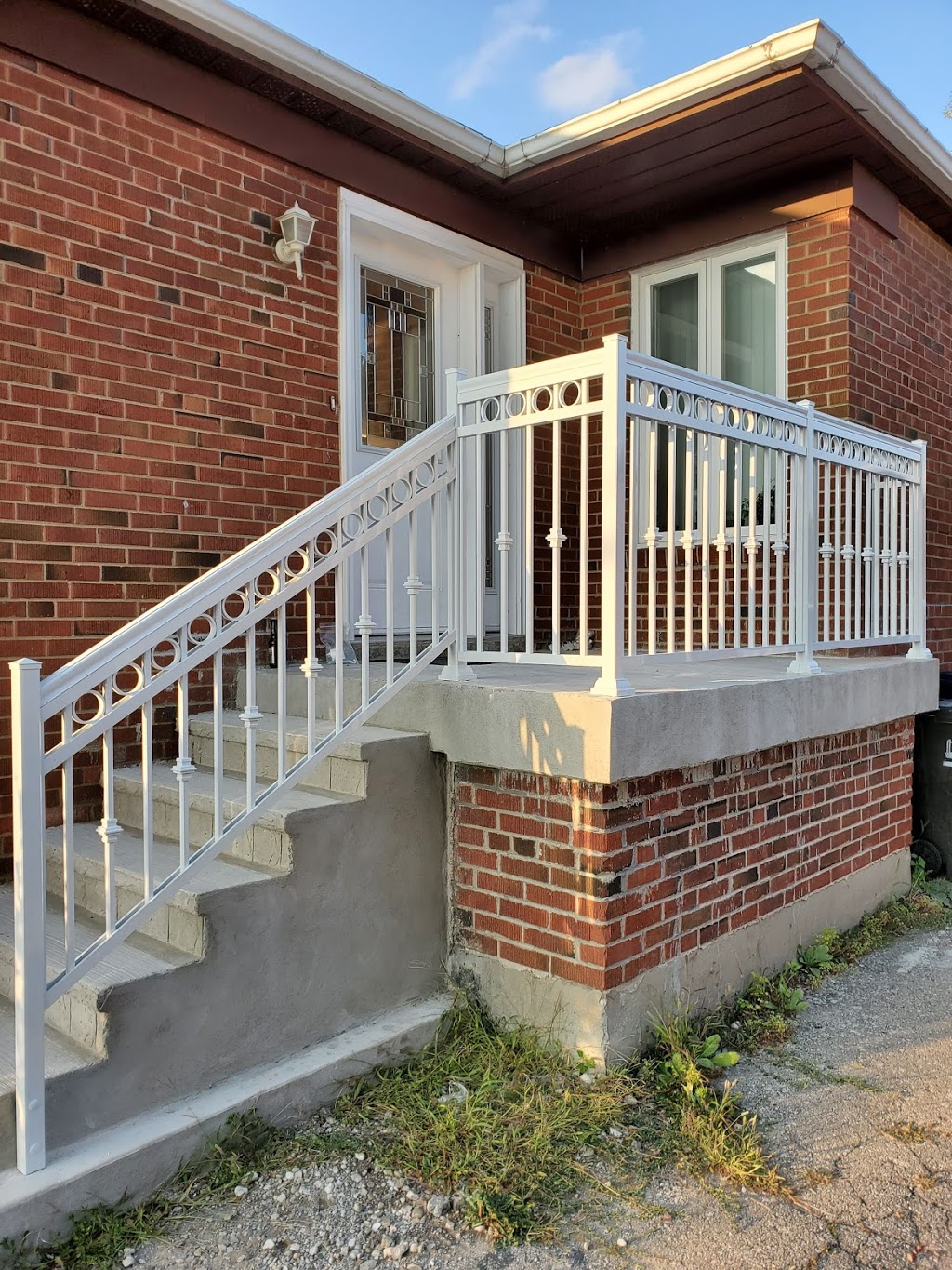 AlumaLux Railings | 34-170 Berry Rd, Etobicoke, ON M8Y 1W5, Canada | Phone: (416) 230-6556