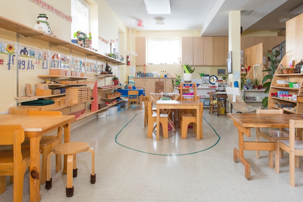 Montessori Childrens House | 1212 Arbuste Av, Cumberland, ON K4C 1C2, Canada | Phone: (613) 833-1442