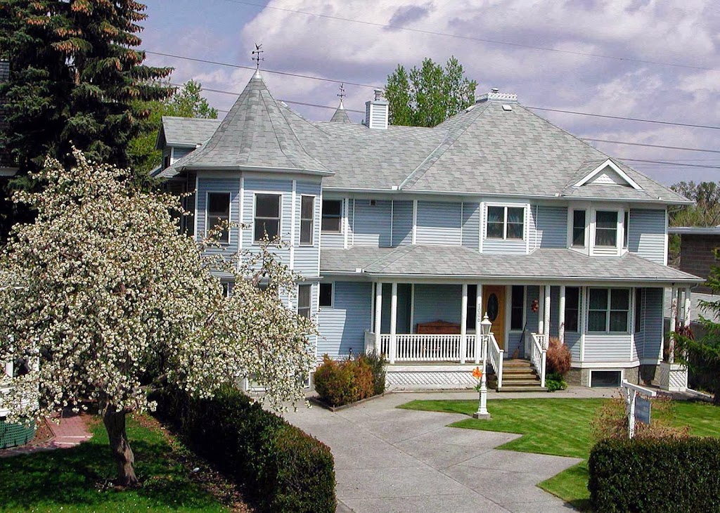 Inglewood Bed and Breakfast | 1006 8 Ave SE, Calgary, AB T2G 0M4, Canada | Phone: (403) 262-6570