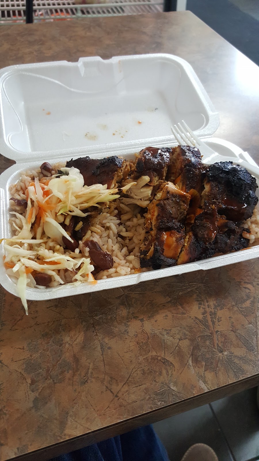 Willys Jerk | 3024 Hurontario St, Mississauga, ON L5B 4M4, Canada | Phone: (905) 270-1482