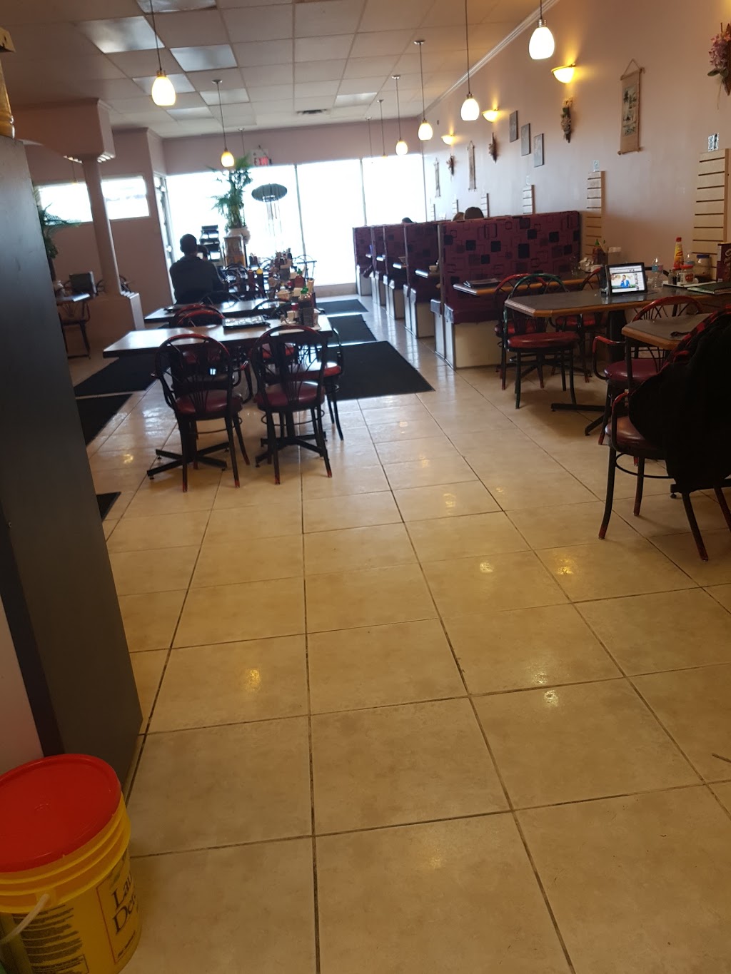 Pho Binh | 15055 Stony Plain Rd, Edmonton, AB T5P 4W1, Canada | Phone: (780) 444-7841