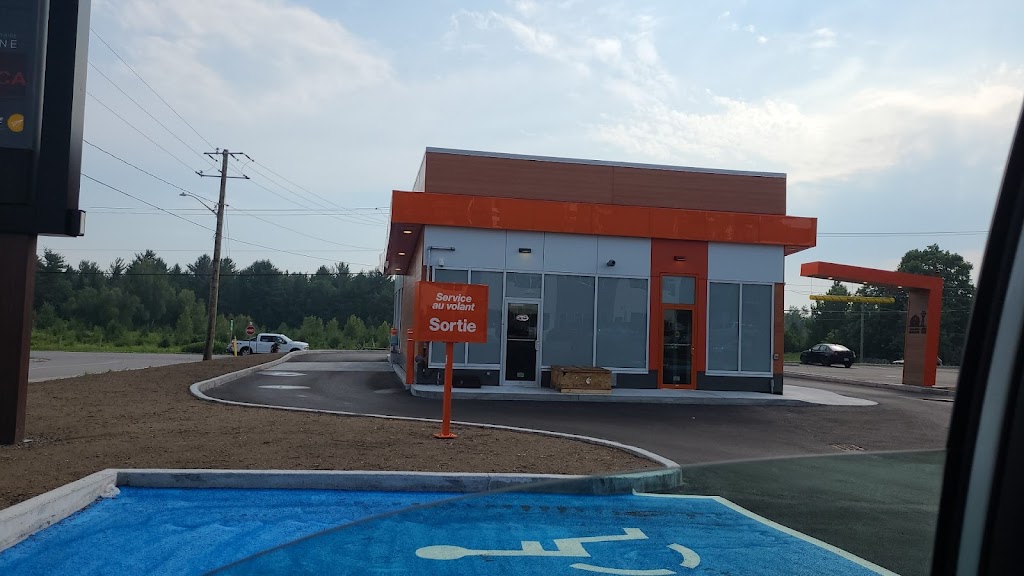 A&W Canada | 16 Rte de la Pinière, Pont-Rouge, QC G3H 2Z3, Canada | Phone: (581) 329-2923