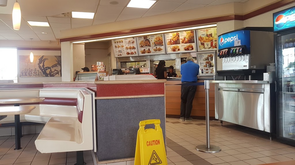 KFC | 932 St Laurent Blvd, Ottawa, ON K1K 3B3, Canada | Phone: (613) 745-4466