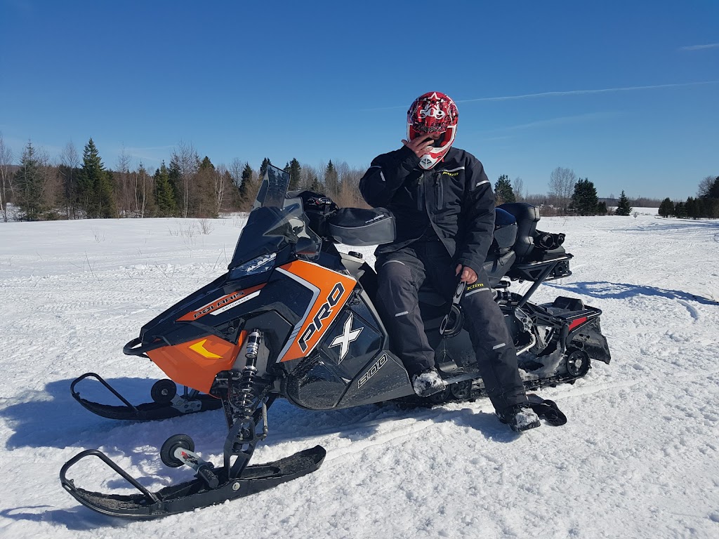 Club De Motos-Neige Le Petit Sentier Inc | 14042 Bd de la Colline, Québec, QC G3E 1H2, Canada | Phone: (418) 840-2882