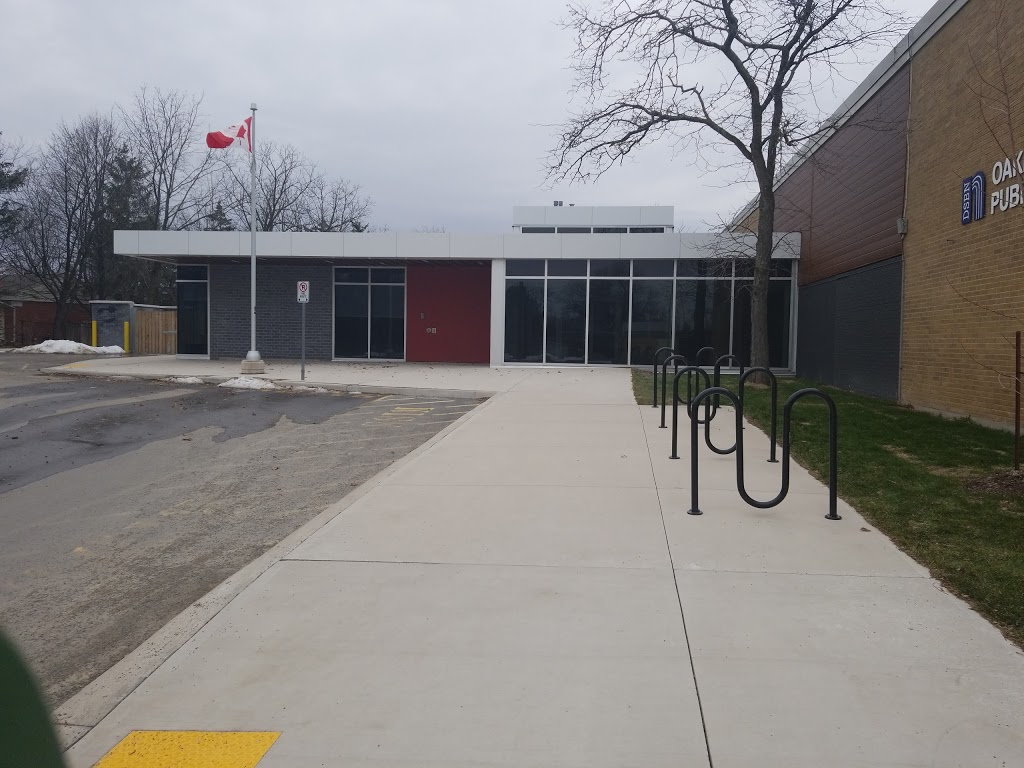 Oakridge Public School | 1 Marsdale Dr, St. Catharines, ON L2T 3R7, Canada | Phone: (905) 684-6589