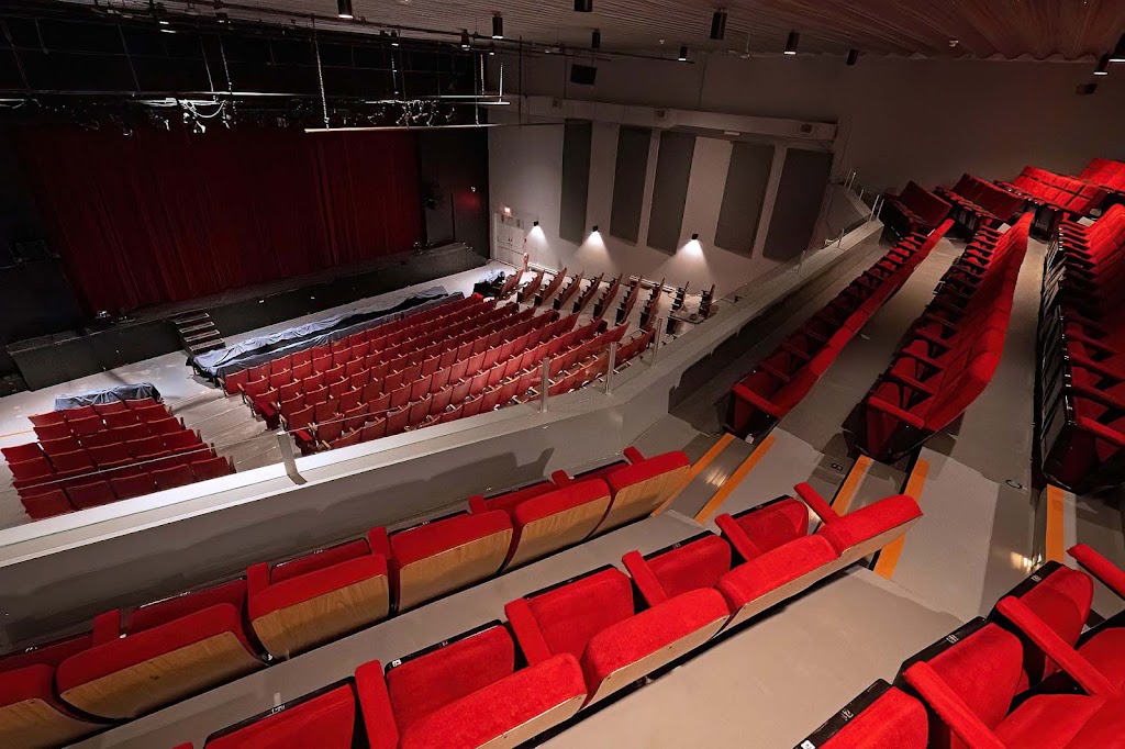 Theater des Grands Chenes | 356 Bd Marie Victorin, Kingsey Falls, QC J0A 1B0, Canada | Phone: (819) 363-2900