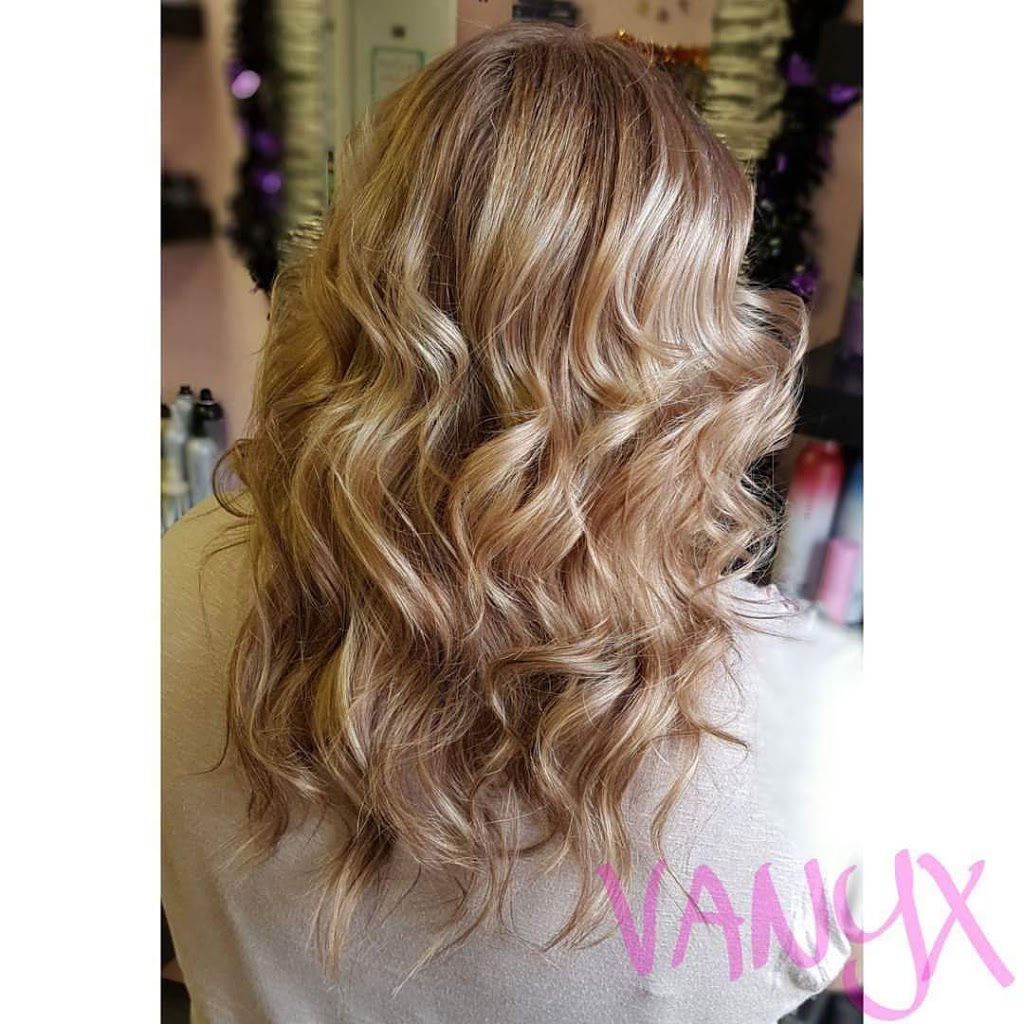 Vanyx Coiffure | 203D-12085 Rue René-Lévesque, Pointe-aux-Trembles, QC H1B 5L7, Canada | Phone: (514) 265-3575