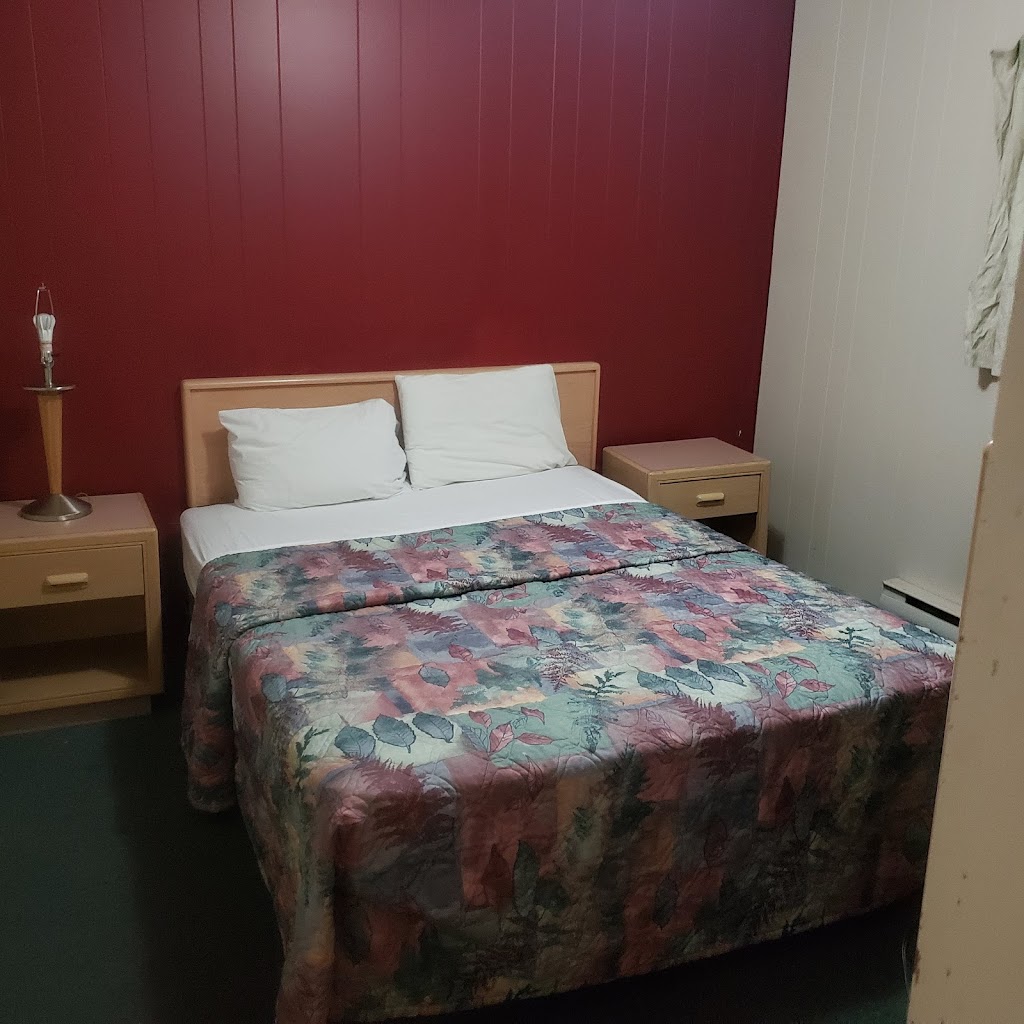 Trans Canada Motel | 2505 Trans-Canada Hwy E, Kamloops, BC V2C 4A9, Canada | Phone: (250) 374-7114