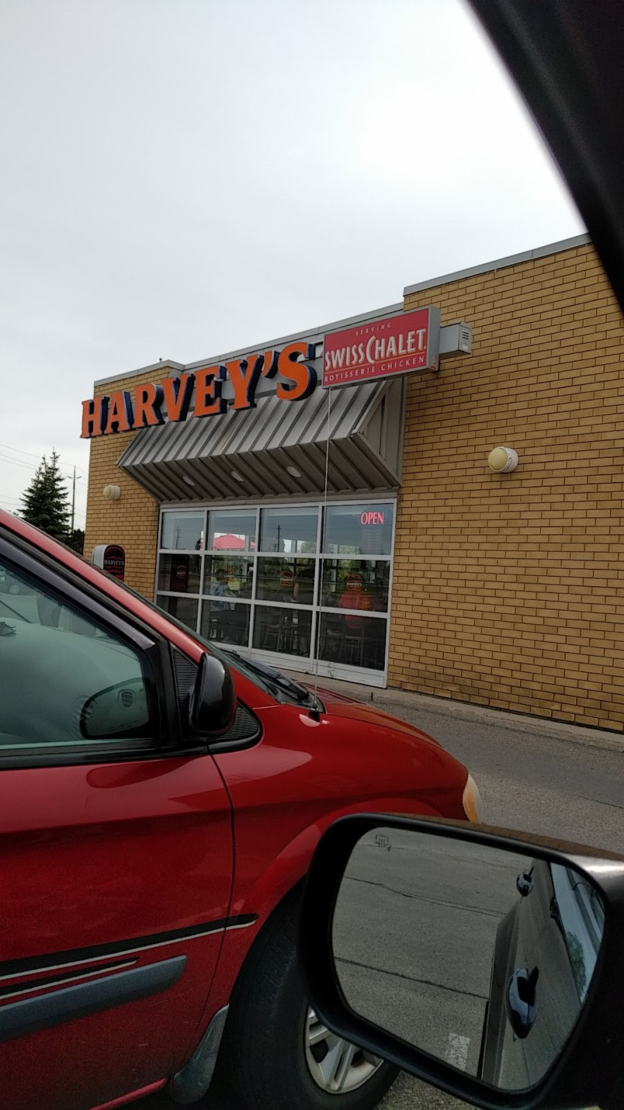 Harveys - serving Swiss Chalet | 575 Main St W, Port Colborne, ON L3K 3W7, Canada | Phone: (905) 834-7629