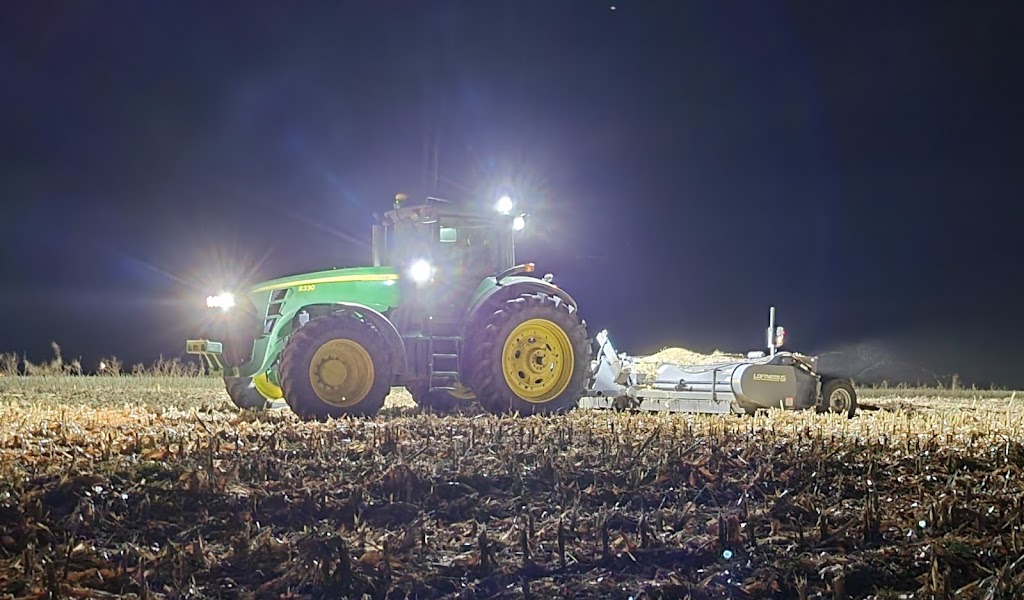 Borderland Hay & Straw | Plum Coulee, MB R0G 1R0, Canada | Phone: (204) 312-0063