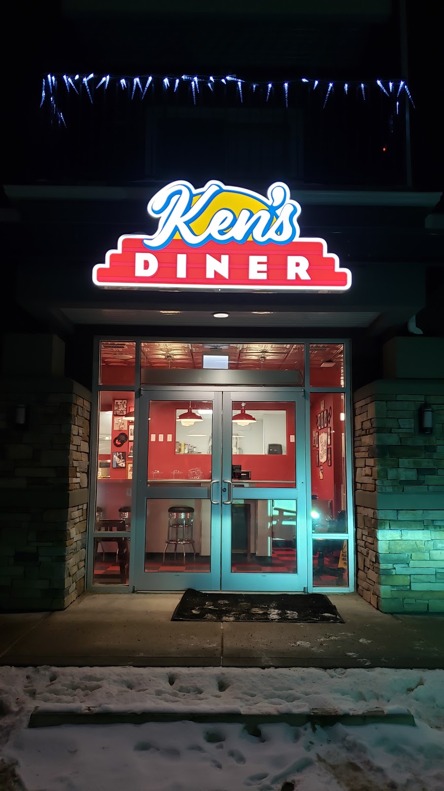 Kens Diner | 6104 Schonsee Way, Edmonton, AB T5Z 0K6, Canada | Phone: (780) 244-5367