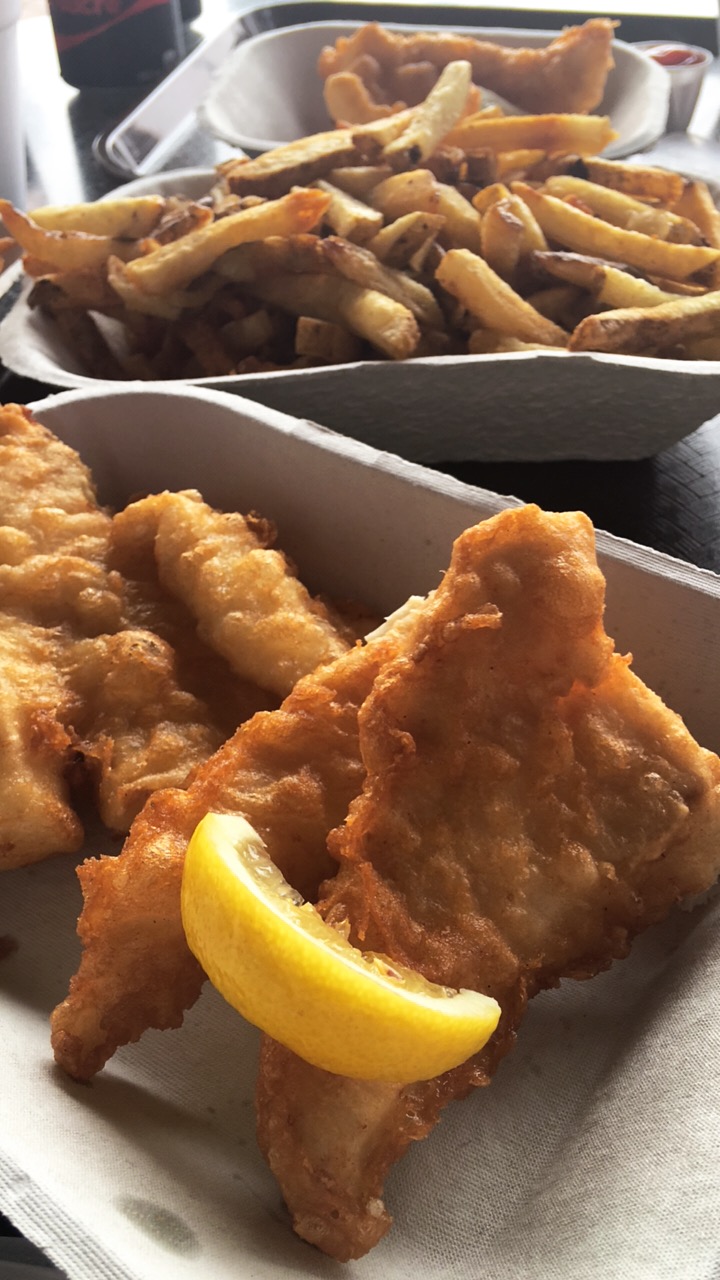 Montgomerys Fish & Chips | Lonsdale Quay Market, 143 - 123 Carrie Cates Ct, North Vancouver, BC V7M 3K7, Canada | Phone: (604) 929-8416