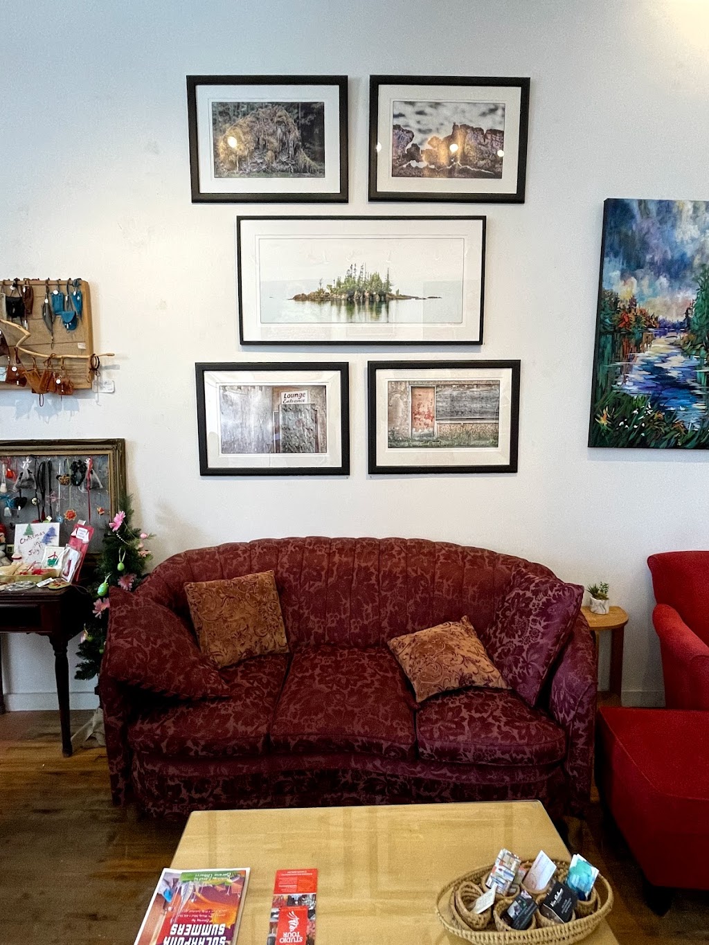 The Muse Gallery & Café | 23 Bridge St W, Bancroft, ON K0L 1C0, Canada | Phone: (613) 334-1573