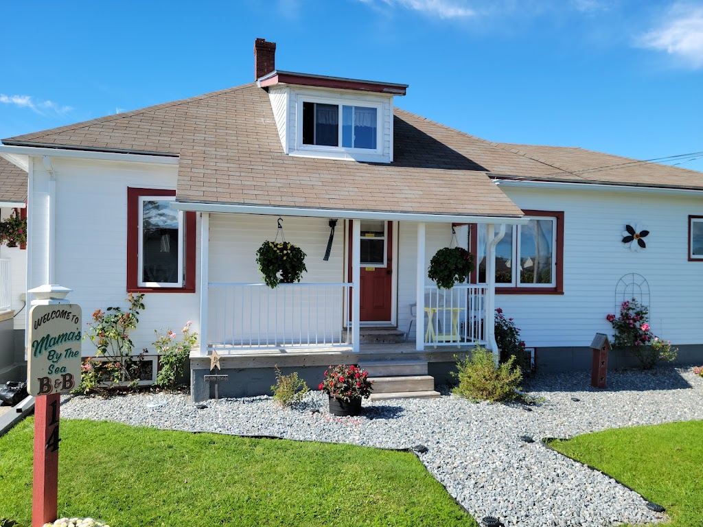 Mamas By The Sea B&B | 14 Oscar St, Clarks Harbour, NS B0W 1P0, Canada | Phone: (902) 635-1279