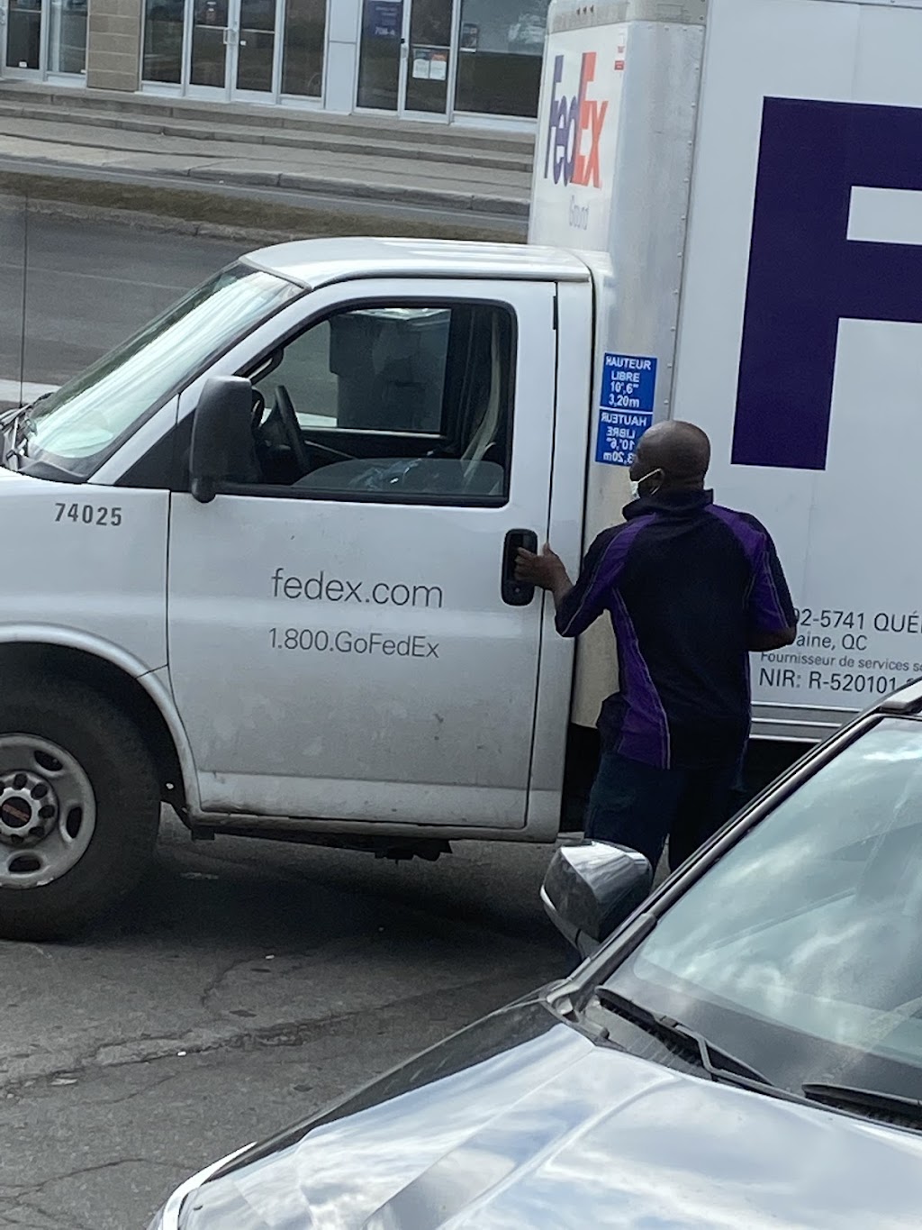 FedEx Ground Terminal | 2000 Chemin St François, Dorval, QC H9P 1K2, Canada | Phone: (800) 463-3339