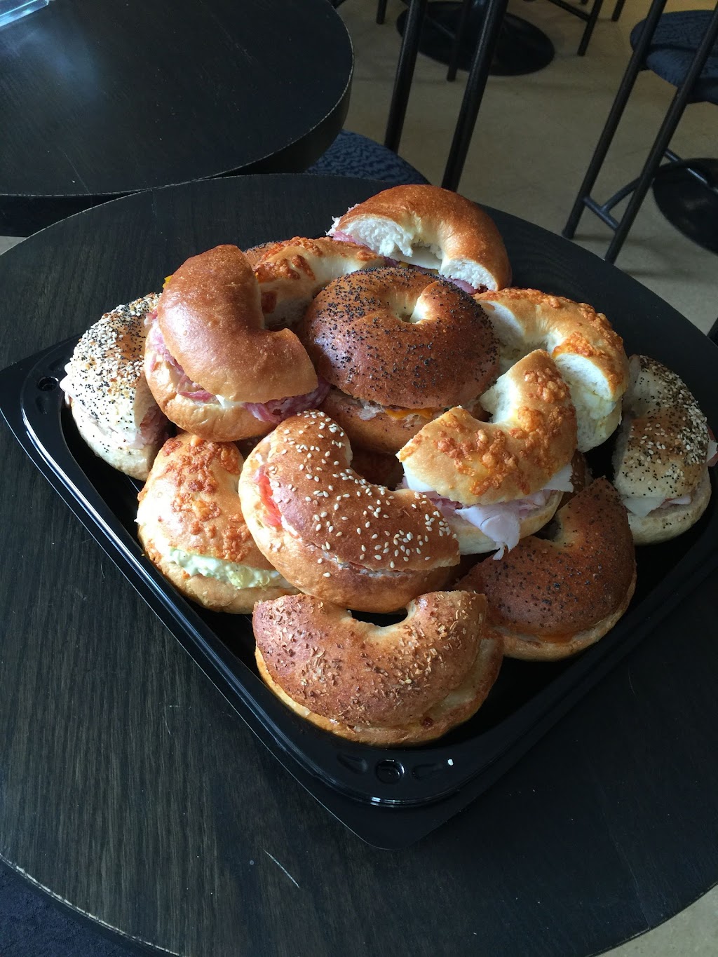 Bagelinos The Bagel Co. | 809 7 St SW, Calgary, AB T2P 1Z5, Canada | Phone: (403) 265-2118