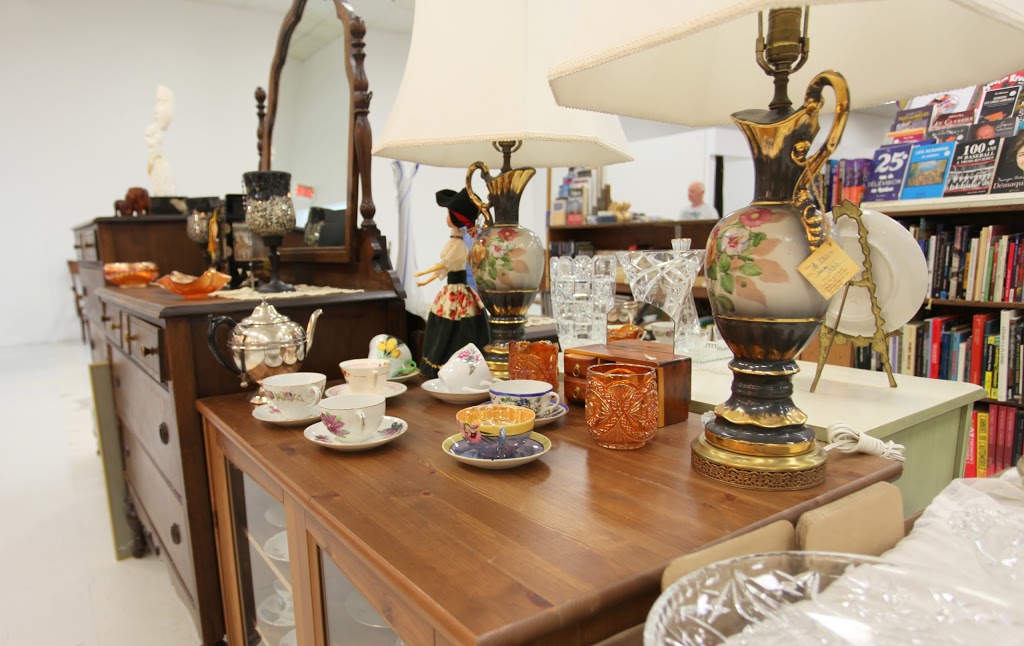 Brocante La Belle Époque | 1750 Rue du Périgord, Québec, QC G1G 5X3, Canada | Phone: (418) 265-4894