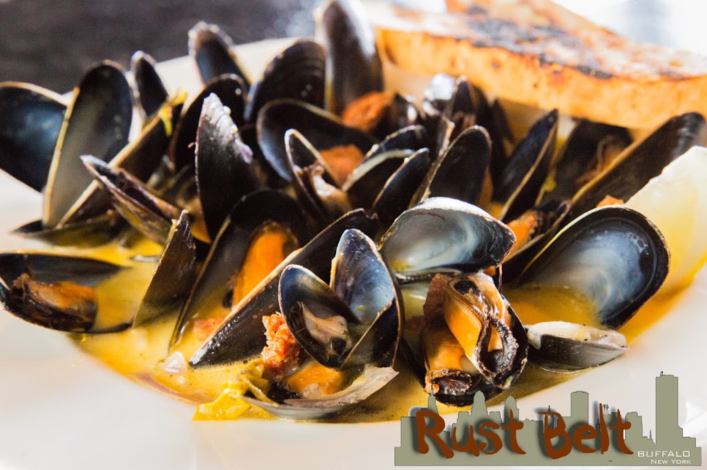 Rust Belt Bar and Grill | 3720 Lake Shore Rd, Buffalo, NY 14219, USA | Phone: (716) 825-7000