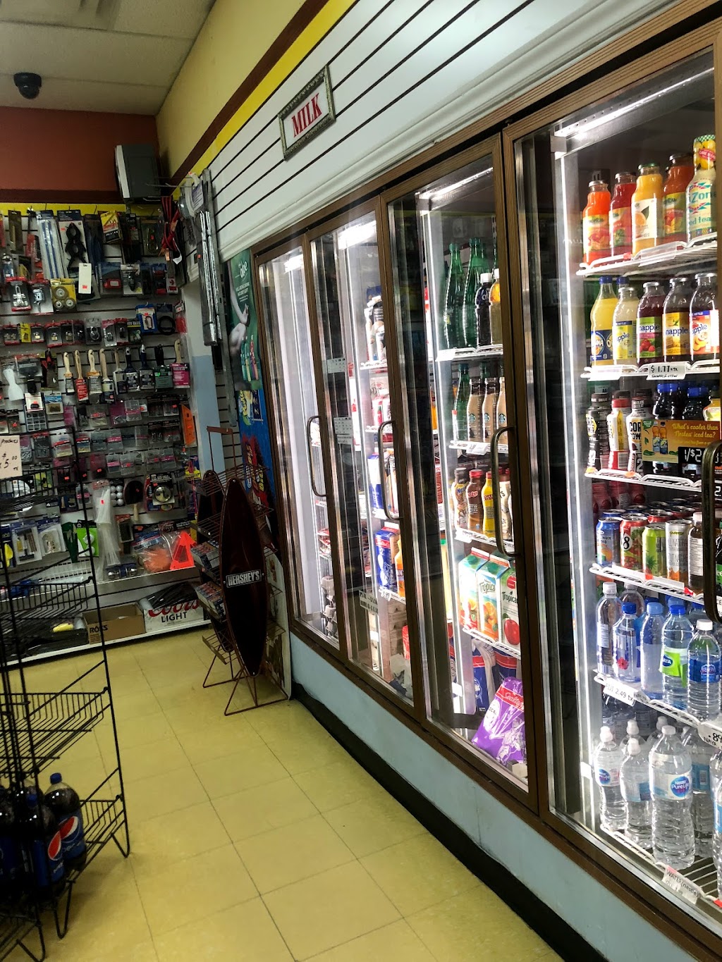 Maple Mini Mart | 10555 Jane St, Maple, ON L6A 3L1, Canada | Phone: (905) 832-7118