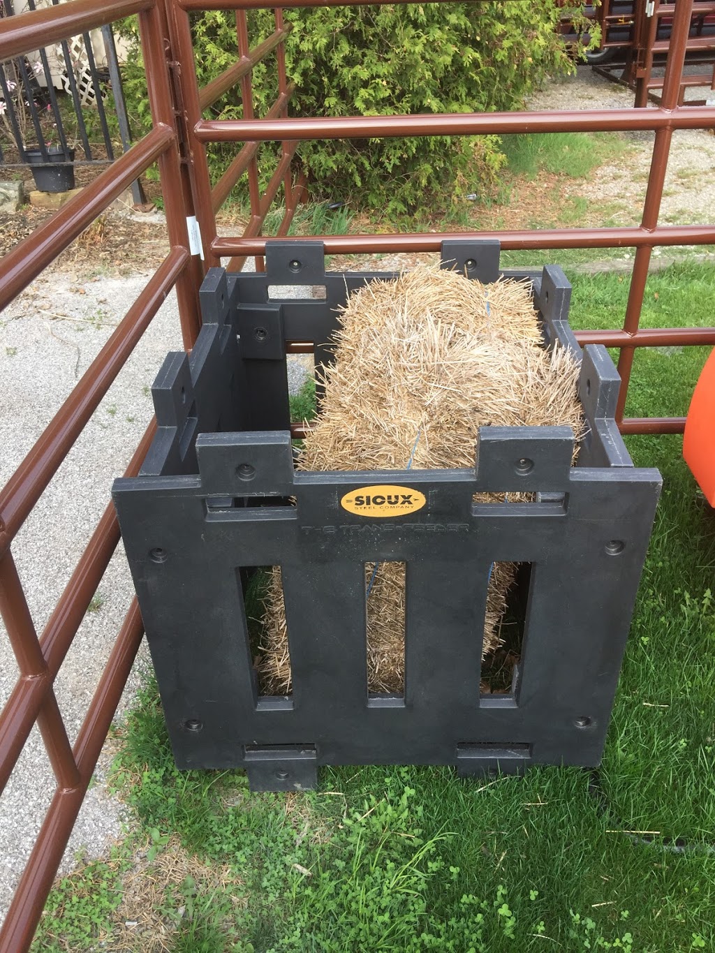 Livestock Equipment Canada | 2-2942 Cockshutt Rd, Waterford, ON N0E 1Y0, Canada | Phone: (800) 962-1606