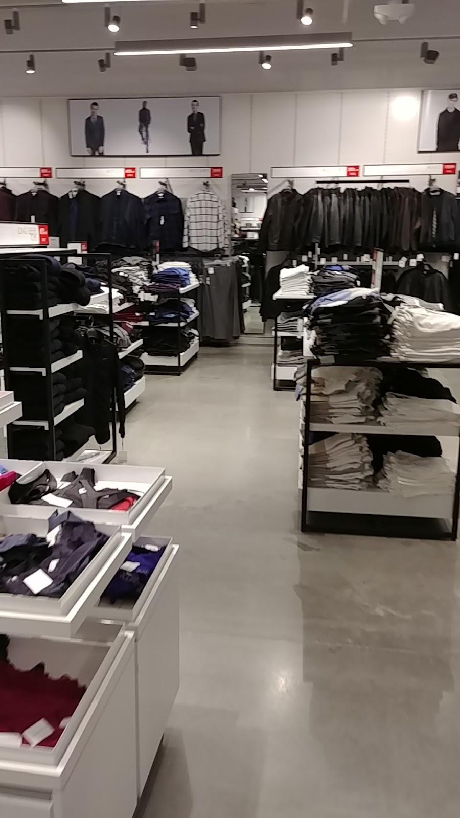 Calvin Klein Outlet | Tanger Outlets Ottawa, 8555 Campeau Dr #600, Ottawa, ON K2T 0K5, Canada | Phone: (613) 836-1933