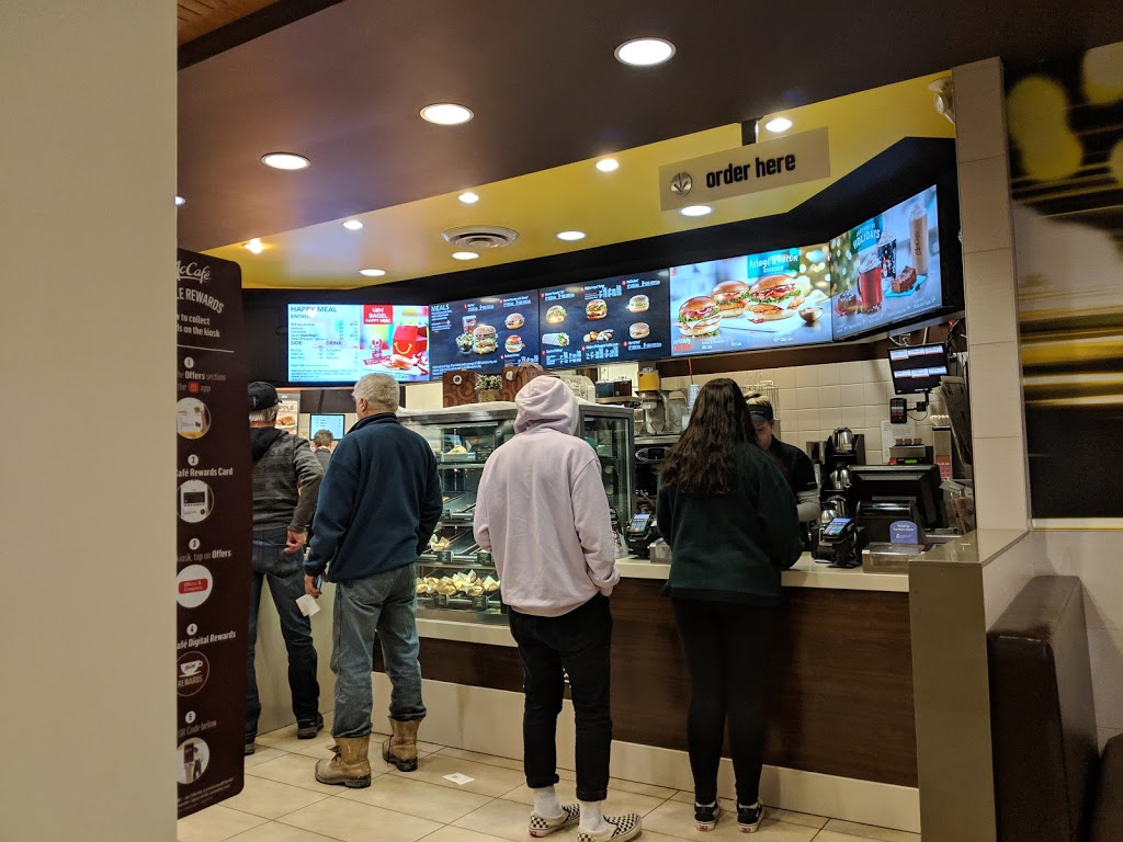 McDonalds | 2106 Whatcom Rd, Abbotsford, BC V3G 2K8, Canada | Phone: (604) 859-2050