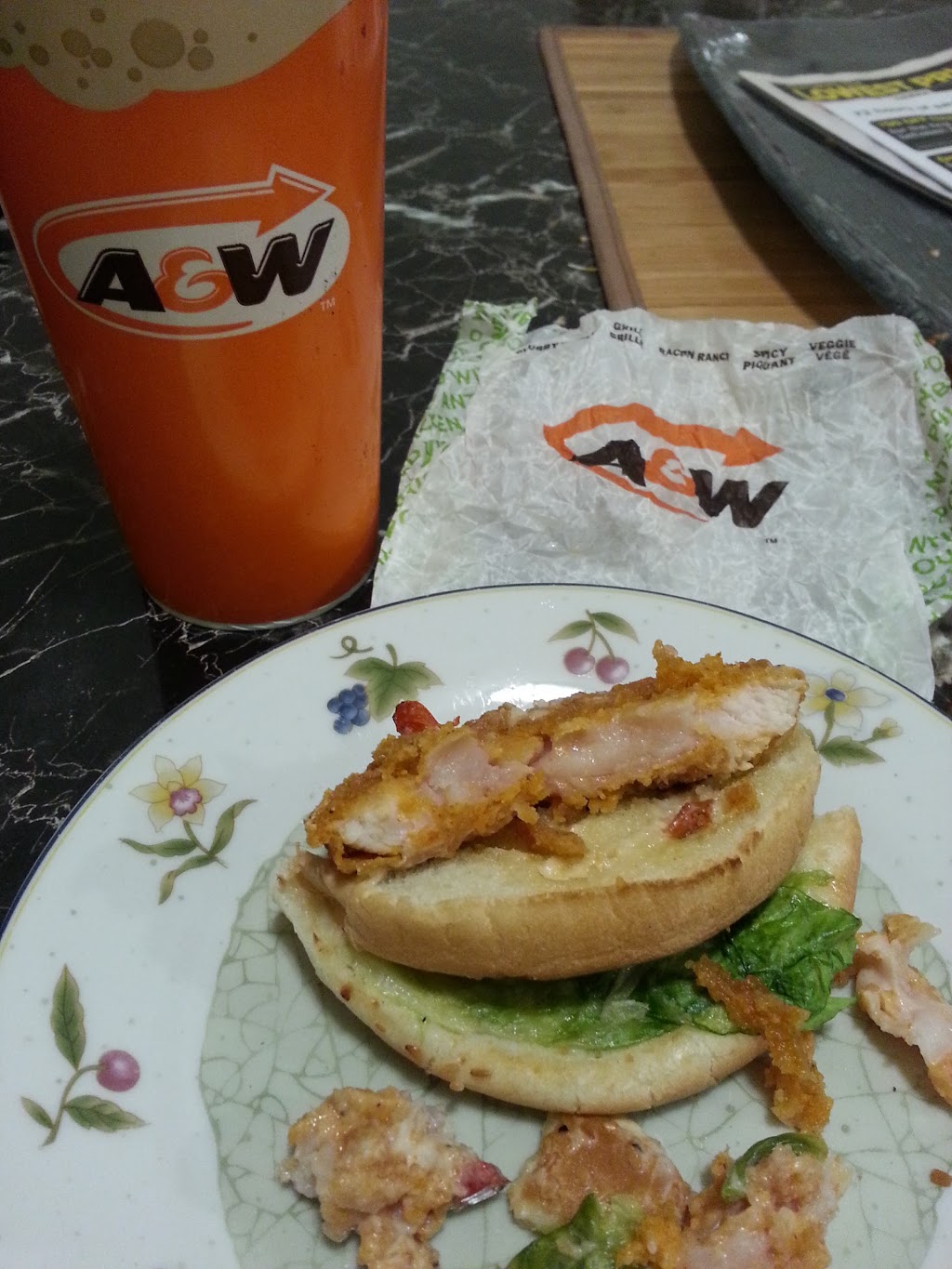 A&W Canada | 900 Maple Ave, Burlington, ON L7S 2J8, Canada | Phone: (905) 681-3351