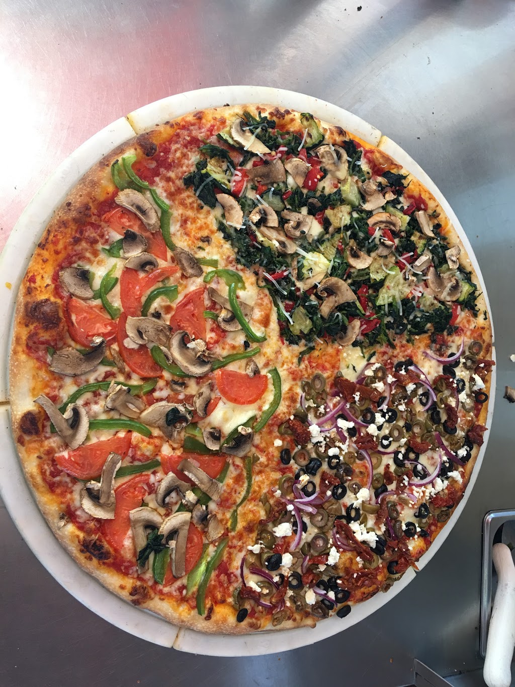 Pizza Nova | 9275 Bayview Ave, Richmond Hill, ON L4C 9X4, Canada | Phone: (416) 439-0000