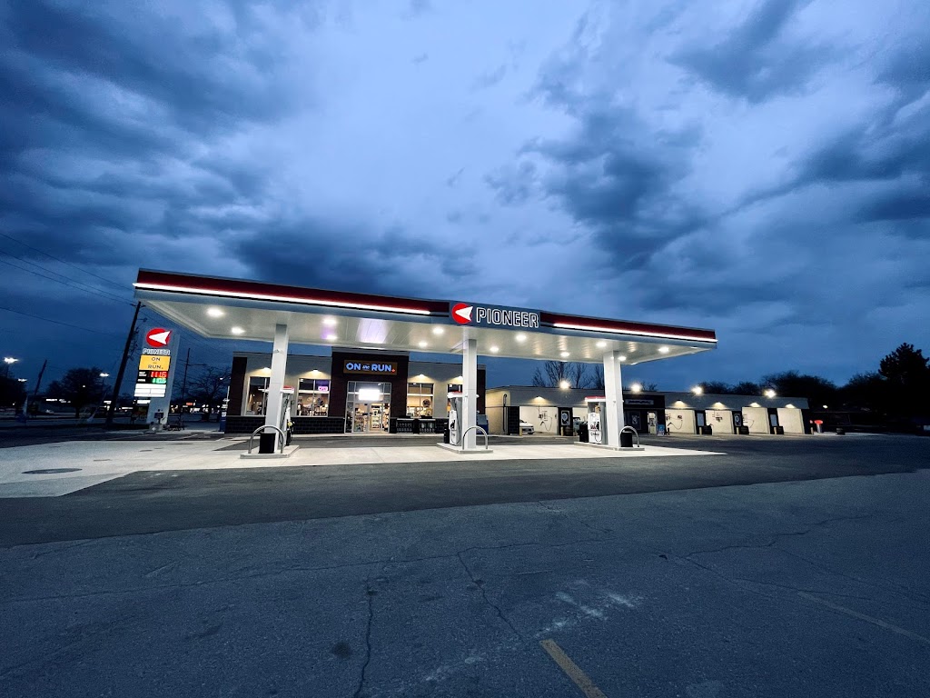 Pioneer Gas Station | 63 McNaughton Ave, Wallaceburg, ON N8A 1R7, Canada | Phone: (519) 626-8525
