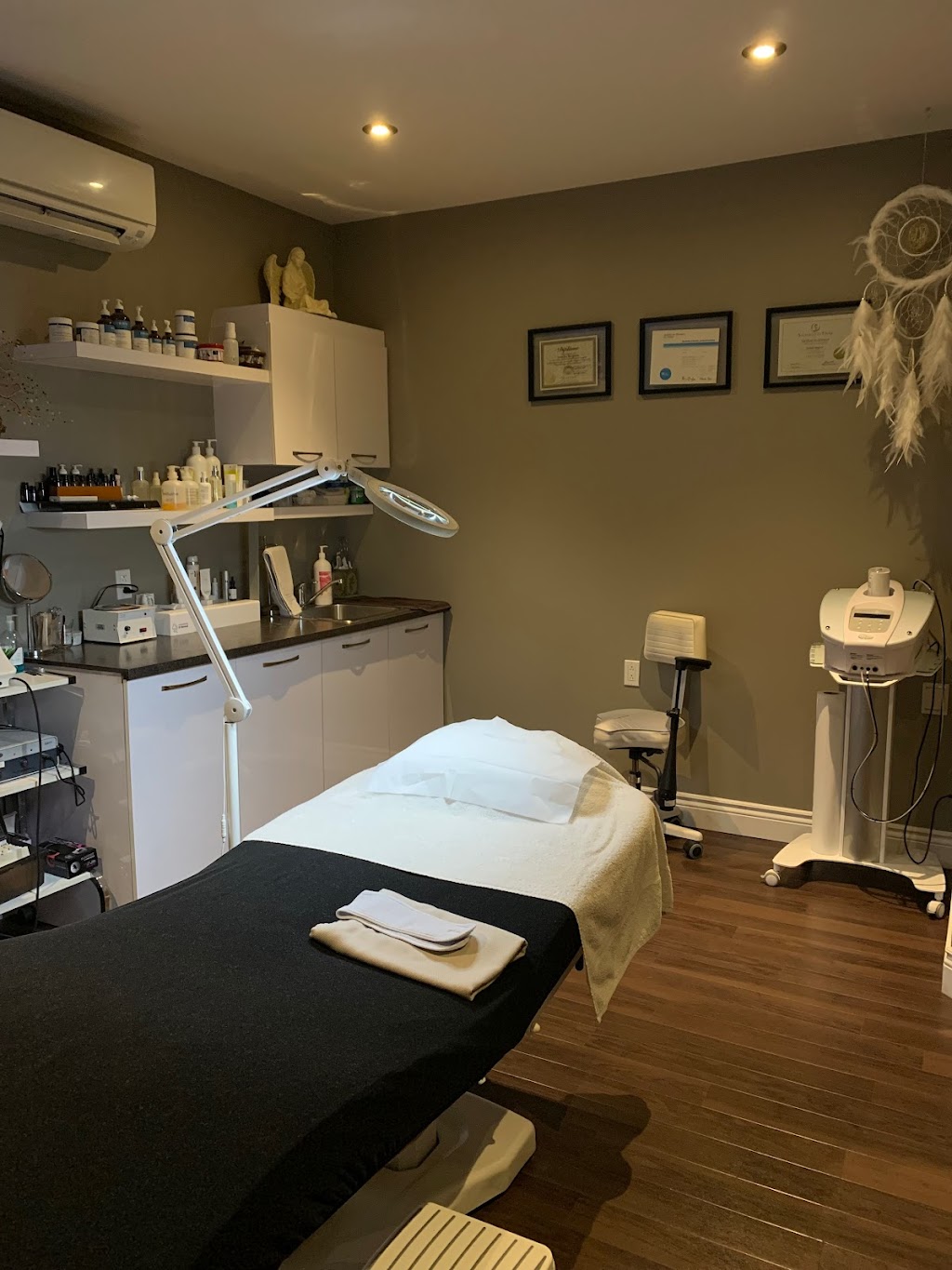 Esthétique aux Petits Soins | 70 Rue des Professeurs, Victoriaville, QC G6S 0S9, Canada | Phone: (819) 604-7464