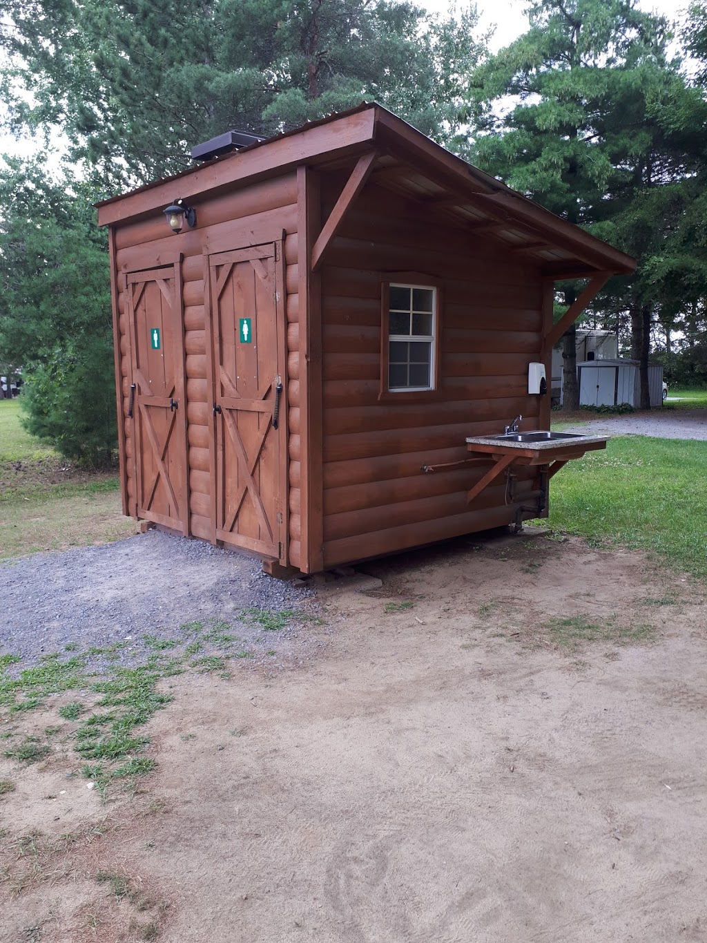 Breezy Hill Camping | 3798 Grainger Park Rd, Kinburn, ON K0A 2H0, Canada | Phone: (613) 839-5202