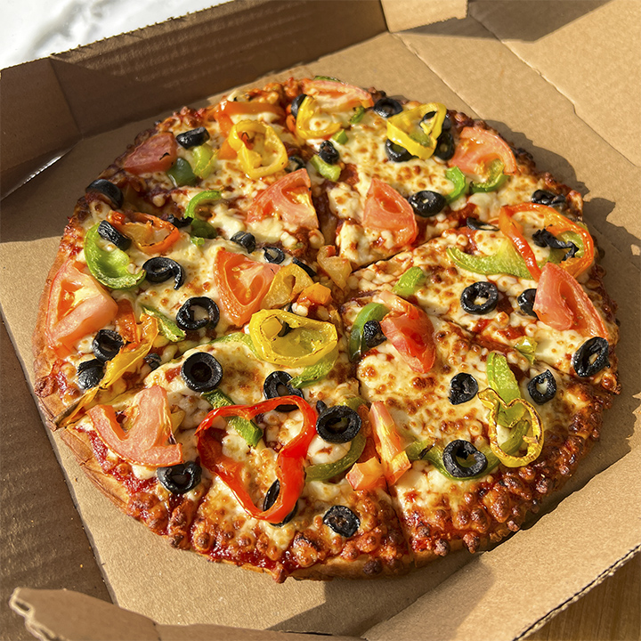 Dominos Pizza | 20 Crowfoot Crescent NW, Calgary, AB T3G 2P6, Canada | Phone: (403) 547-5656