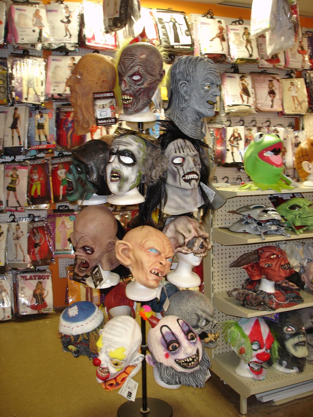 Costume Shop (The) | 960 King St E #3, Cambridge, ON N3H 3P3, Canada | Phone: (519) 653-1139