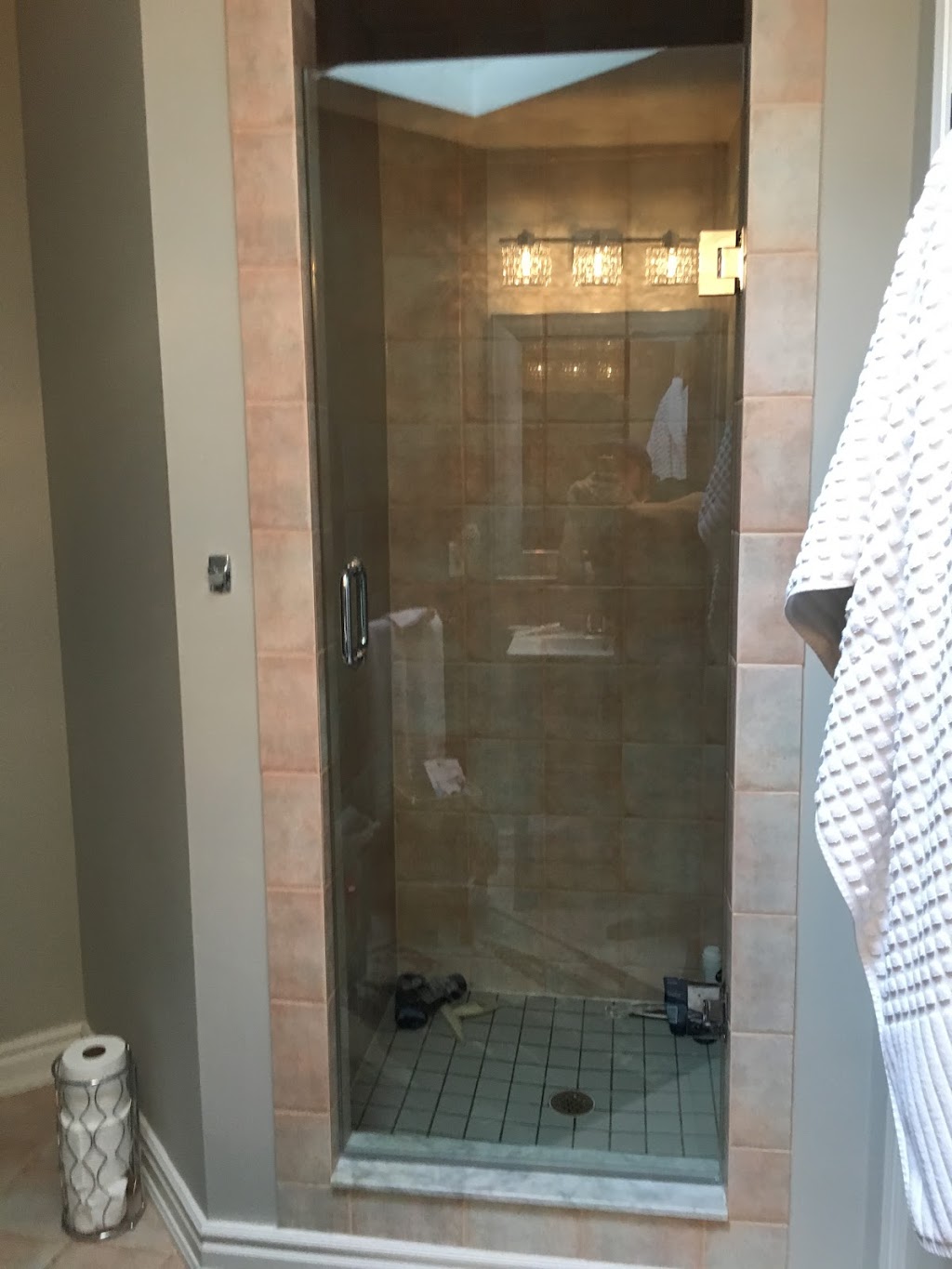 Dreamlux Glass - Custom Frameless Shower Doors | 180 Bonnie Braes Dr, Brampton, ON L6Y 5Y7, Canada | Phone: (647) 706-7495