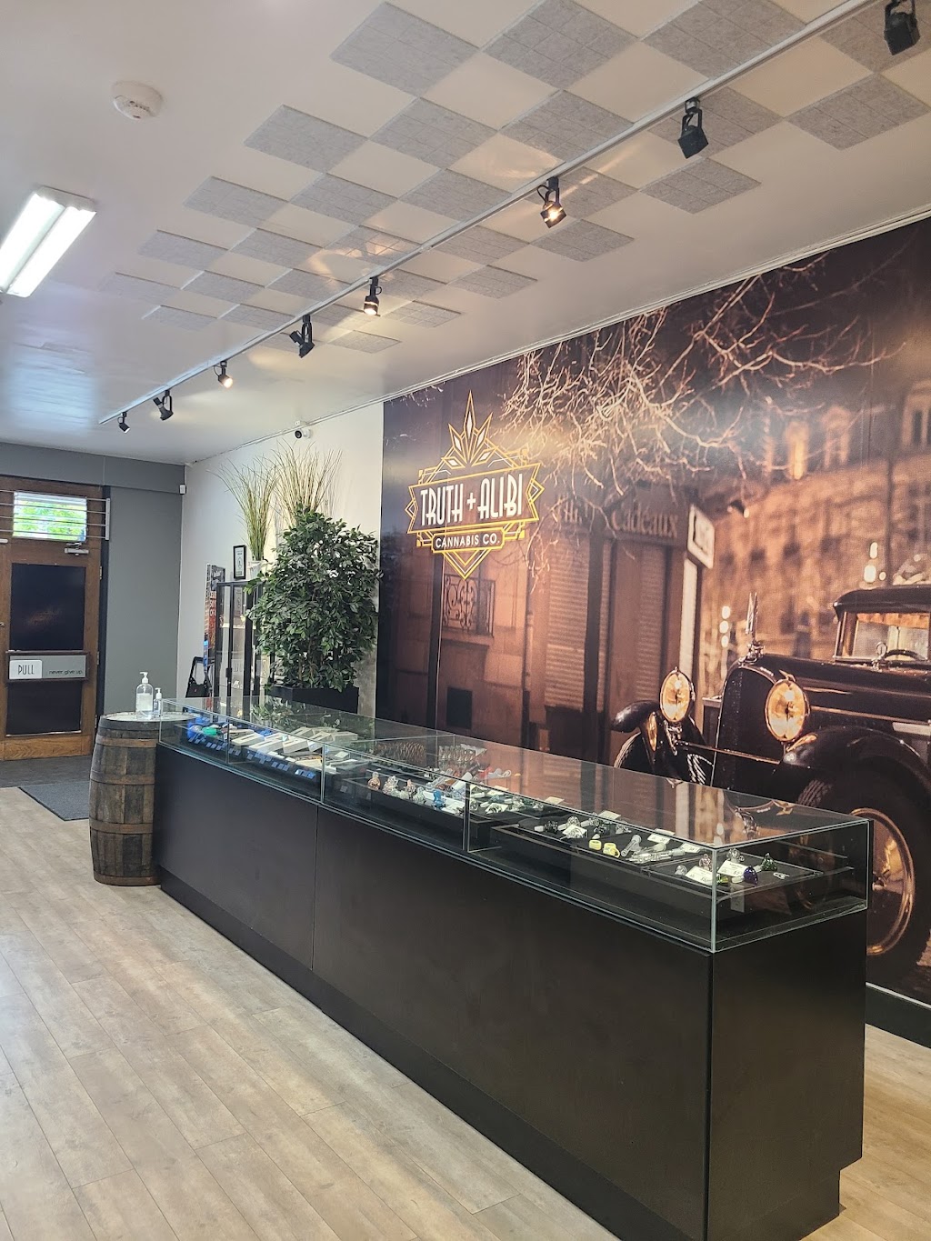 Truth and Alibi Cannabis Co | 2410 Beacon Ave, Sidney, BC V8L 1X4, Canada | Phone: (778) 351-4372