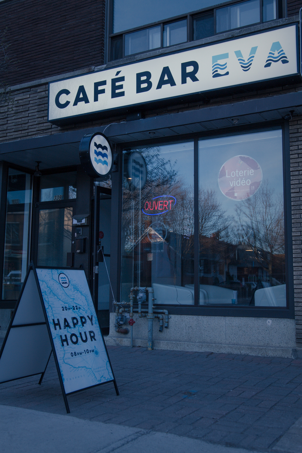 Café Bar Eva | 335 Rue Fleury O, Montréal, QC H3L 1V5, Canada | Phone: (514) 903-5636