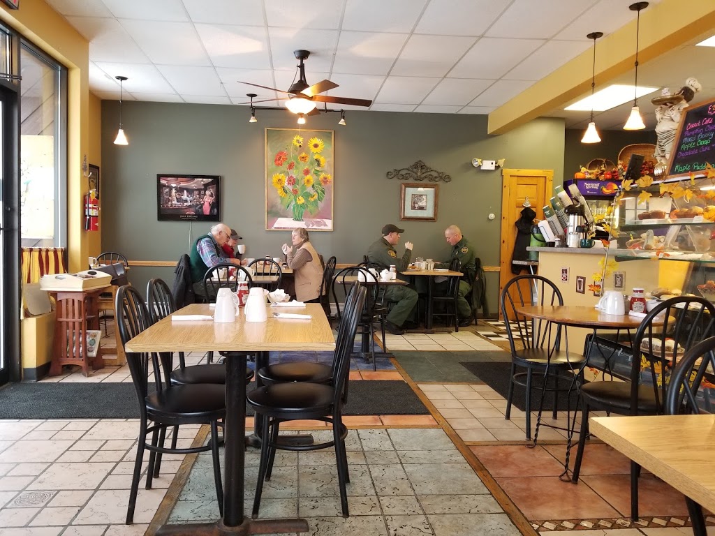 Roasters Cafe & Deli | 4267 US-5, Newport, VT 05855, USA | Phone: (802) 334-6556