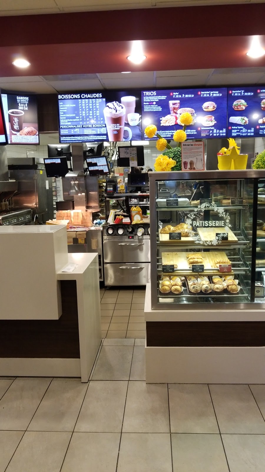 McDonalds | 90 Boulevard Arthur-Sauvé, Saint-Eustache, QC J7R 2H7, Canada | Phone: (450) 473-2262