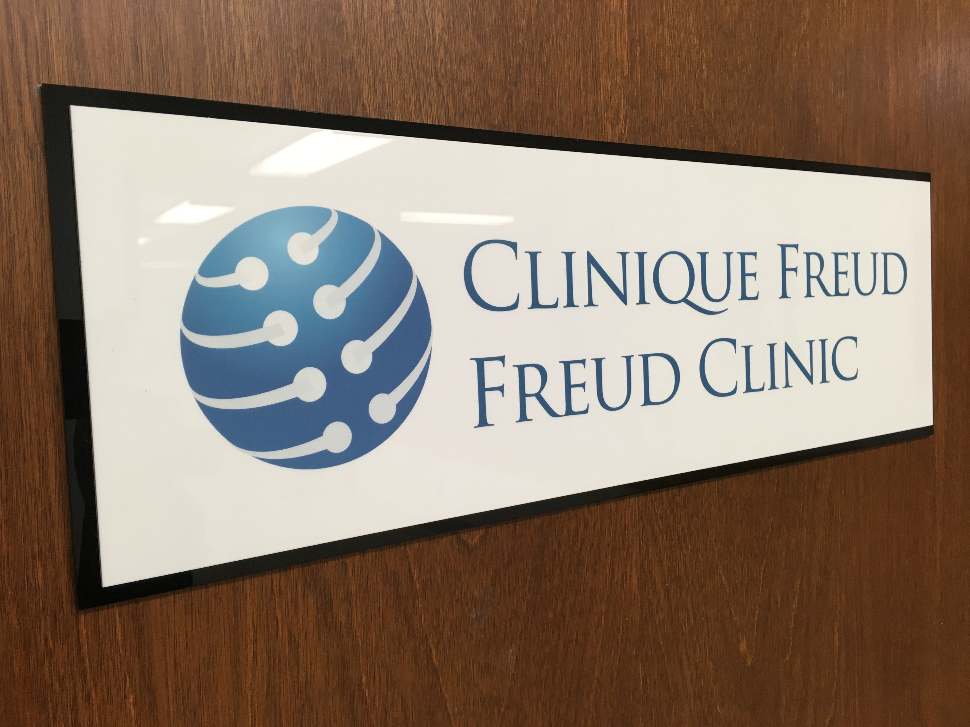 Clinique Freud | 2100 Avenue de Marlowe #412, Montreal, Quebec H4A 3L5, Canada | Phone: (514) 483-3444