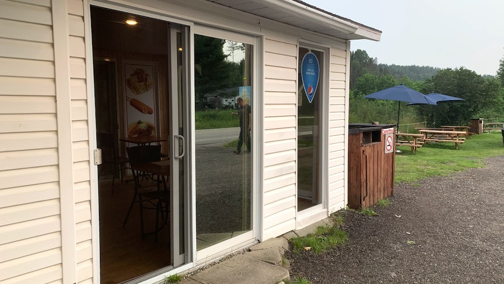 Casse Croute Patman | 369 QC-381, Ferland-et-Boilleau, QC G0V 1H0, Canada | Phone: (418) 676-2501