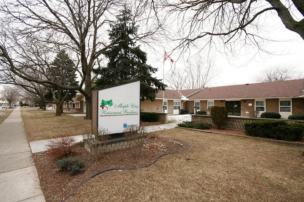 Maple City Retirement Residence | 97 McFarlane Ave, Chatham, ON N7L 4V6, Canada | Phone: (519) 354-7111