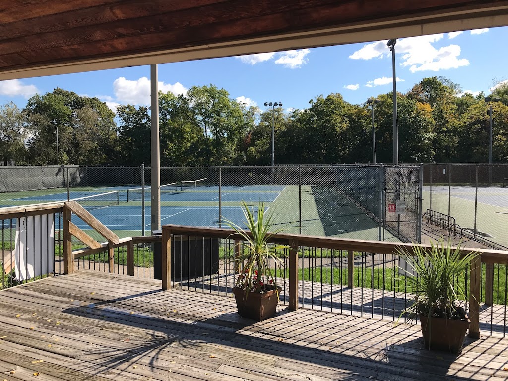 Stoney Creek Tennis Club | 830 Queenston Rd, Stoney Creek, ON L8G 4A8, Canada | Phone: (905) 664-2026