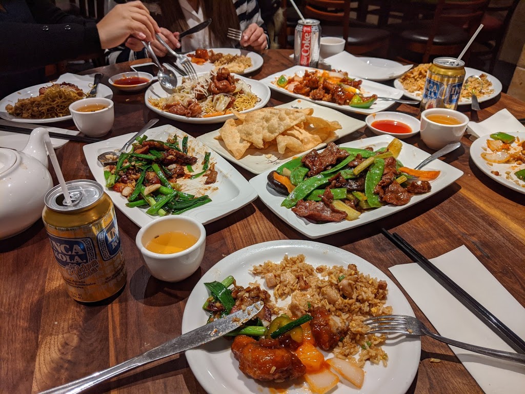 New Sky Restaurant 小沙田食家 | 353 Spadina Ave, Toronto, ON M5T 2G3, Canada | Phone: (416) 596-8787