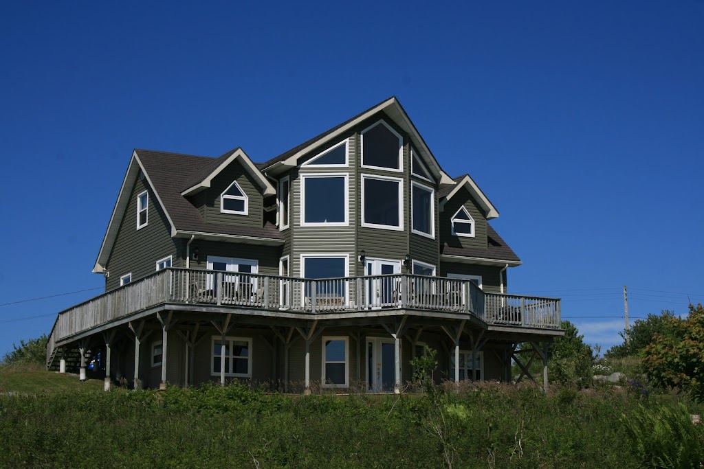 Sandy Lane Vacation Rentals | 135 Water St, Shelburne, NS B0T 1W0, Canada | Phone: (902) 875-2729