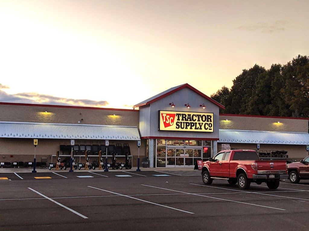 Tractor supply | 10838 Main St, North Collins, NY 14111, USA | Phone: (716) 337-3377