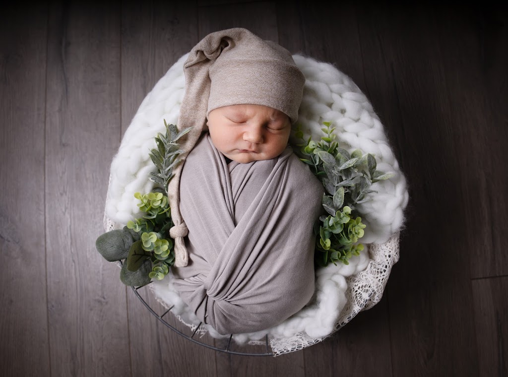 Daniela Wall Newborn Photography | 93 Parkhill Cres, Steinbach, MB R5G 0Z4, Canada | Phone: (431) 205-1506