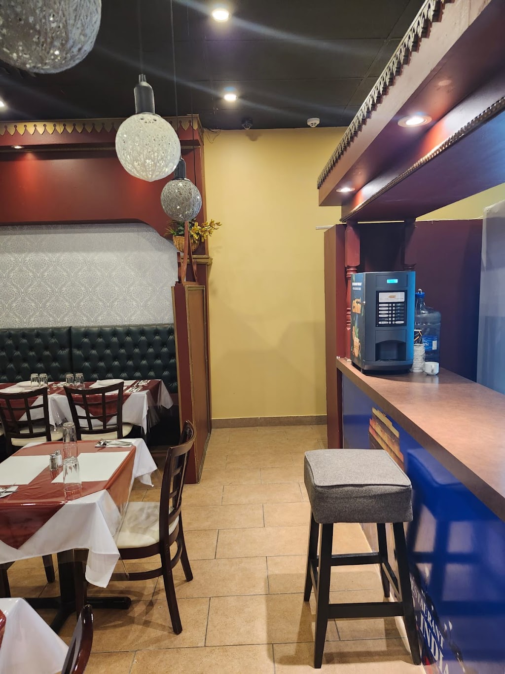 Restaurant Mr India bar & grill | 4890 Rue René-Émard, Pierrefonds, QC H9A 2Y1, Canada | Phone: (514) 696-7676