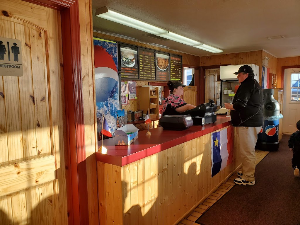 Mr. Chicken | 15546 Cabot Trail, Chéticamp, NS B0E 1H0, Canada | Phone: (902) 224-2975